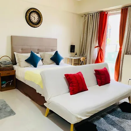 One Palm Tree Villas Condominium - Studio 2H With Balcony - Across Terminal 3 Airport